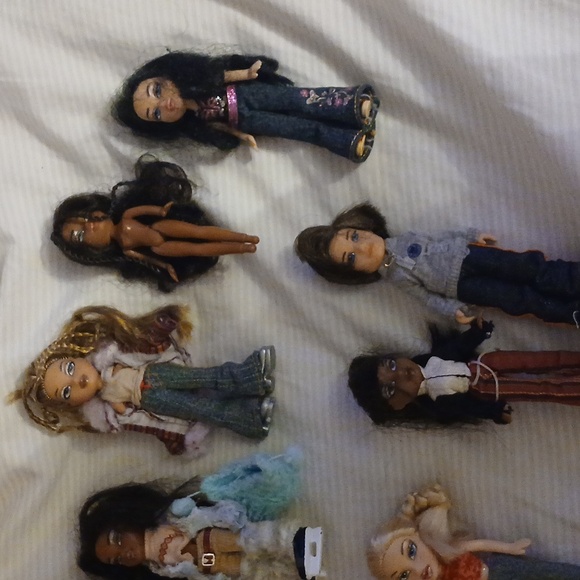 Assorted Fashion Dolls Set - Picture 3 of 11